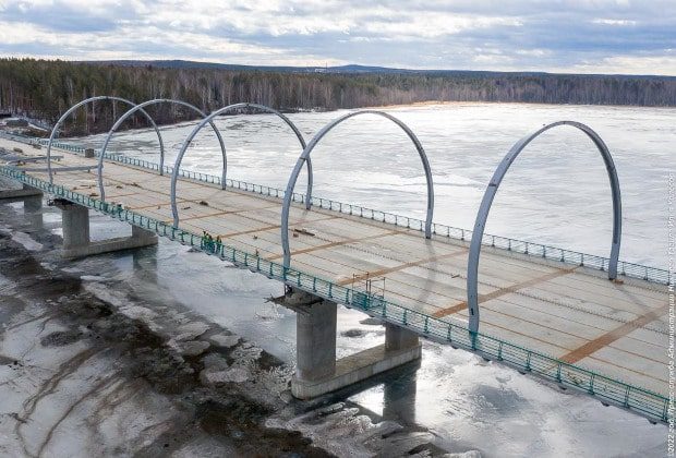 mostovoj perekhod cherez Nizhnetagil'skij prud