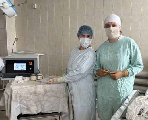 Vysokotekhnologichnyj apparat dlya litotripsii